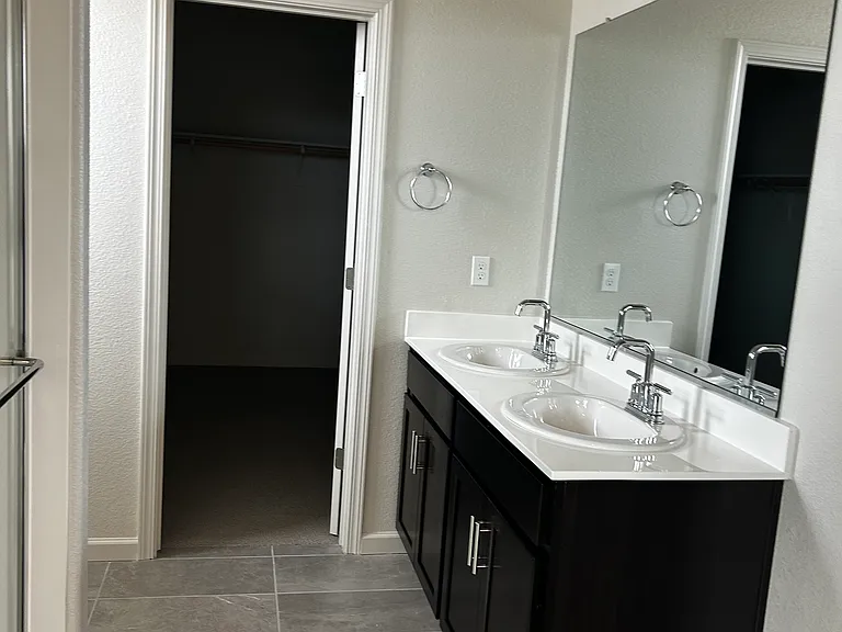 3177 Tinsley St — Photo 8