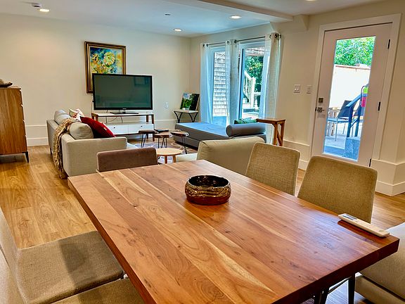 4th image of 2727 Clay St #5