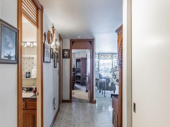 2nd image of 3000 Farnam St #4MN