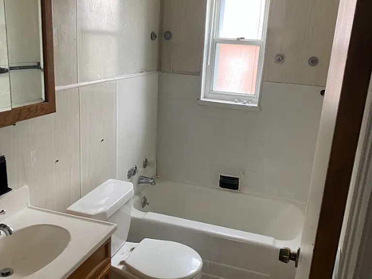 432 W Stewart St — Photo 3