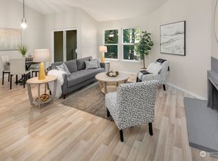 14651 NE 40th St APT D2, Bellevue, WA 98007