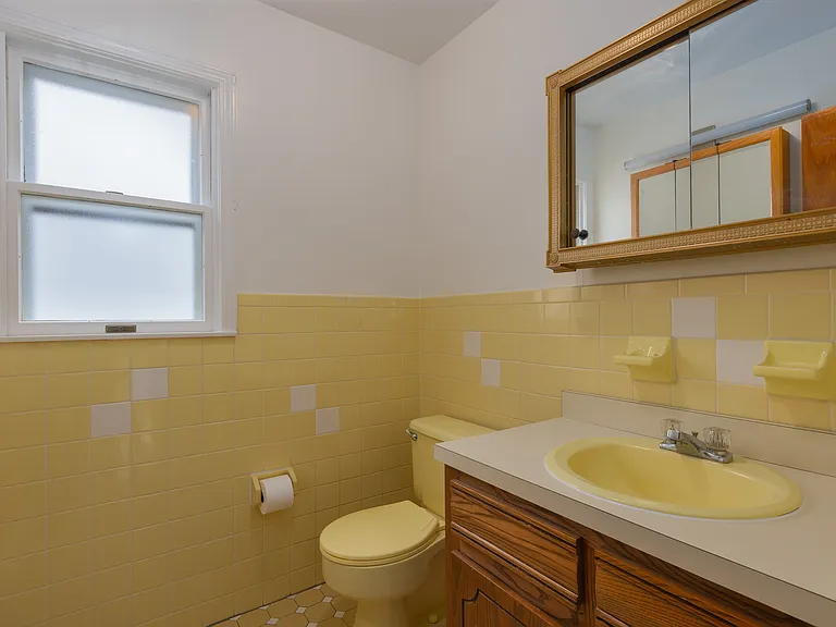 30 Cassilis Ave — Photo 13