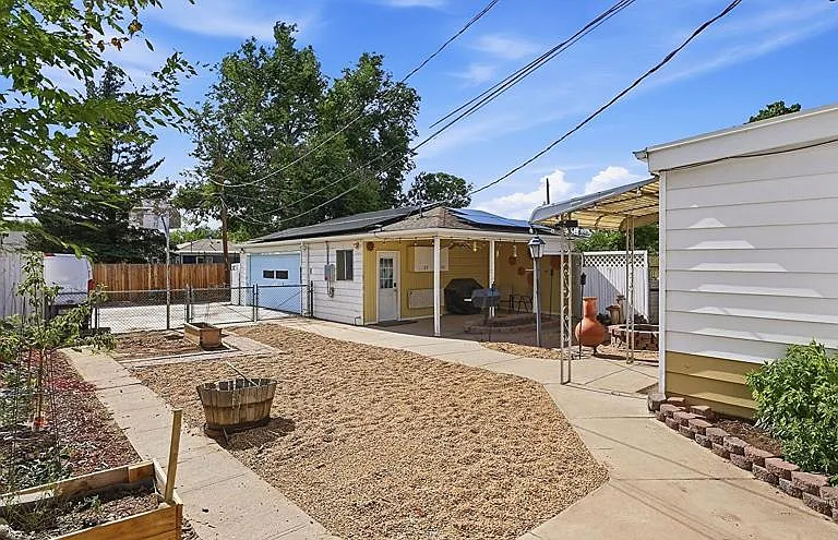 2309 Newark St — Photo 19