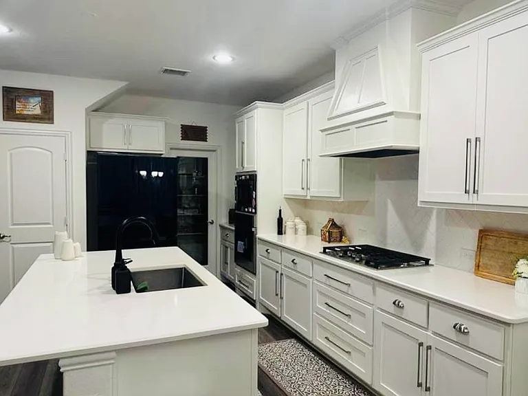 584 Bradley Dr — Photo 6