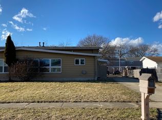 1607 Golfview Rd, Rantoul, IL 61866