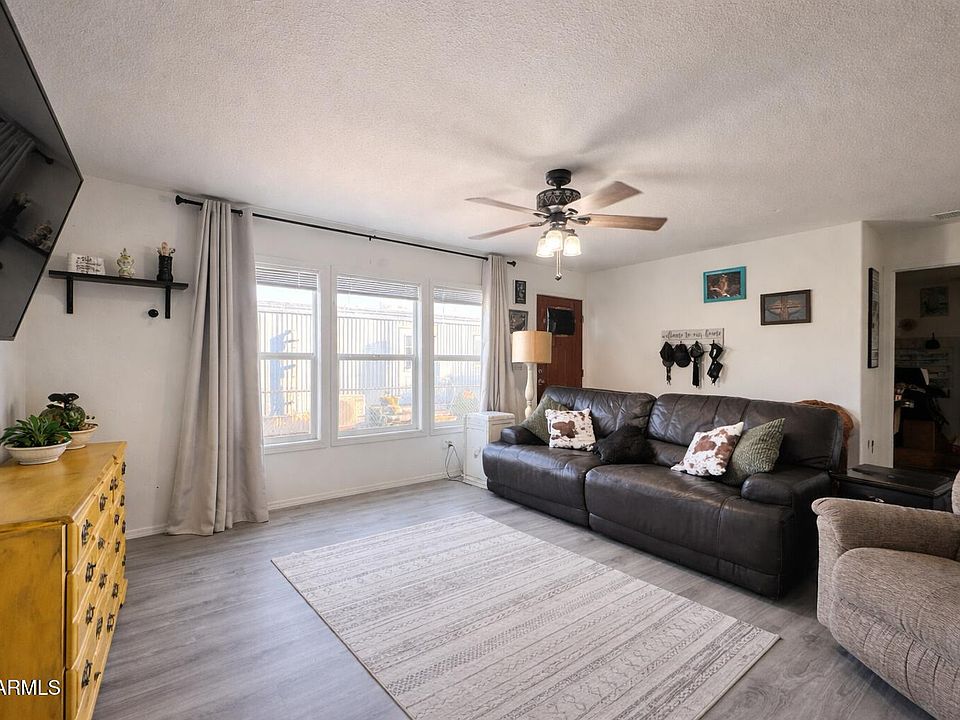 1st image of 2046 S MARIPOSA Road