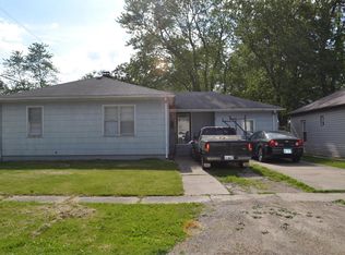 1210 S Maple St, Centralia, IL 62801