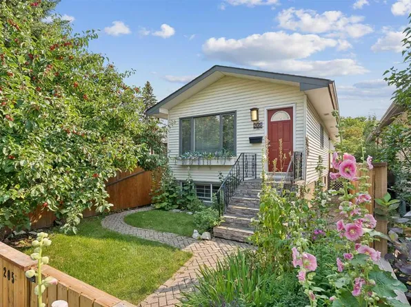 205 N 15th Ave NE, Calgary, AB T2E 1H1