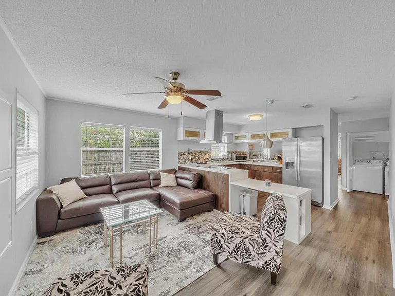 1350 Riverside Cir #2 — Photo 34