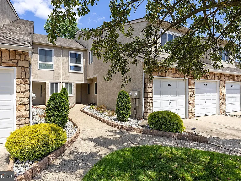 71 Sandra Rd — Photo 12