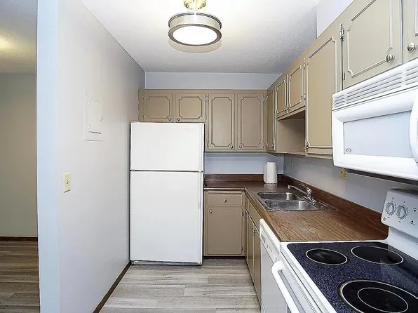 3200 Virginia Ave S APT 103, Saint Louis Park, MN 55426