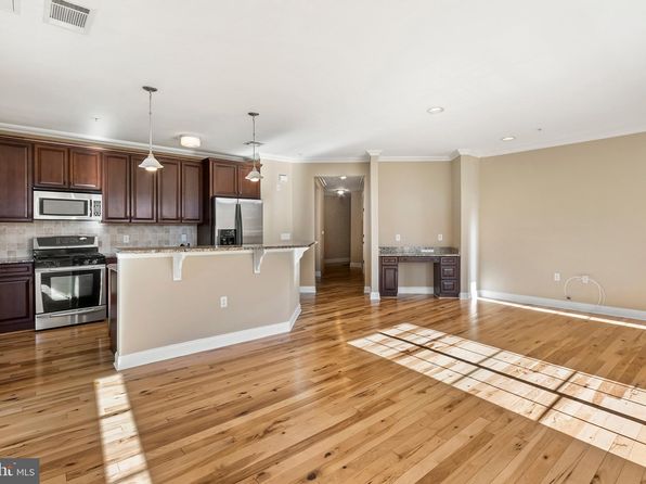 200 W Elm St SUITE 1221