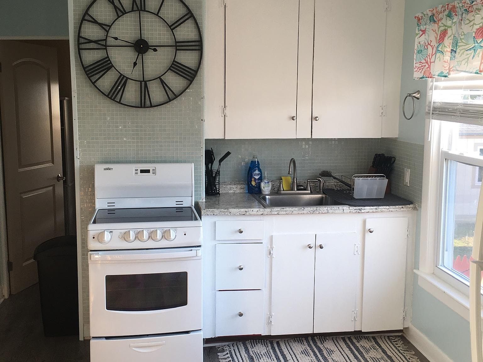 7 Walnut St B, Old Orchard Beach, ME 04064 Zillow