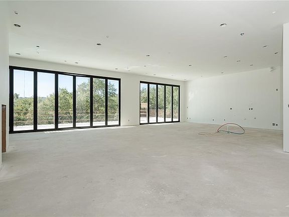 3rd image of 4409 Elohi Dr