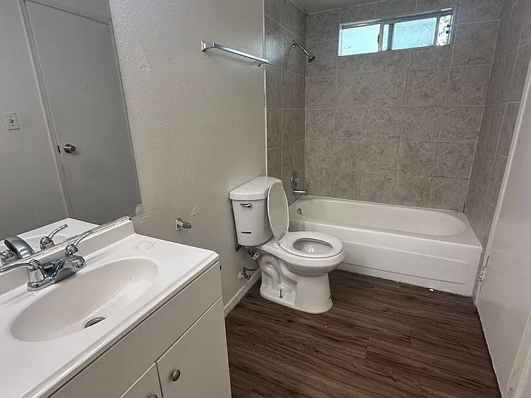 4801 Belle Ter #H — Photo 5