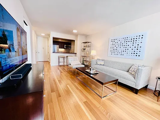 Rented by Jade Stone Real Estate Consulting | media 29