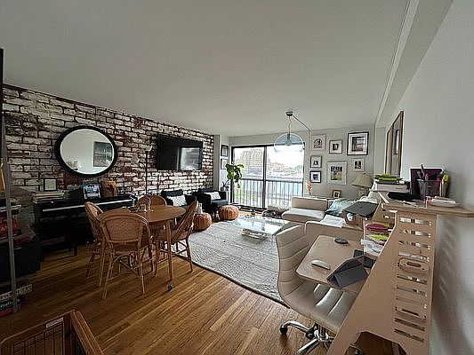 3rd image of 10 Jones St APT 6F