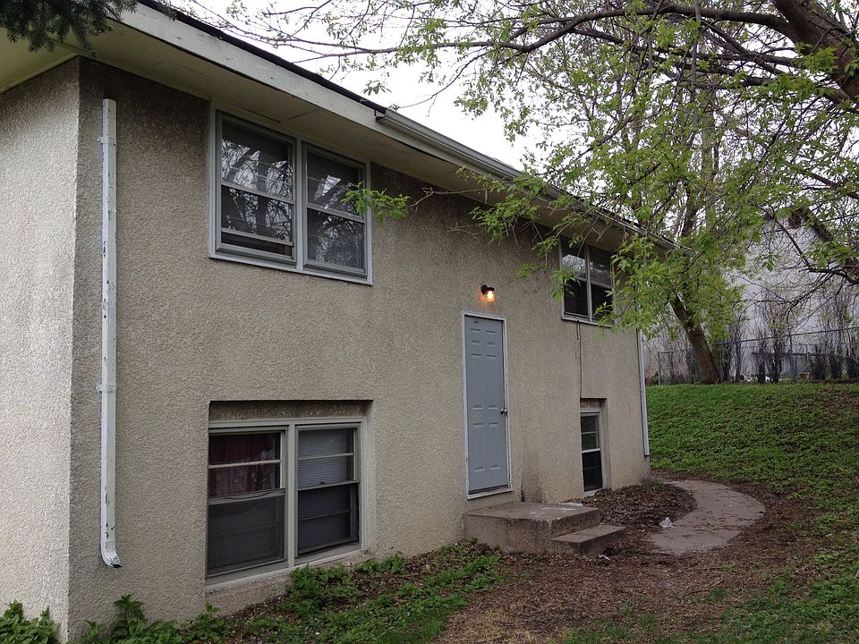2nd image of 950 39th Ave NE