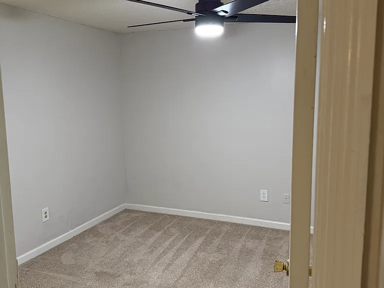 319 Granville Ct #319 — Photo 19