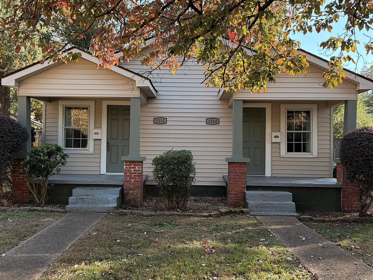 2 bed, 700 sqft, $1,200 — Photo 1