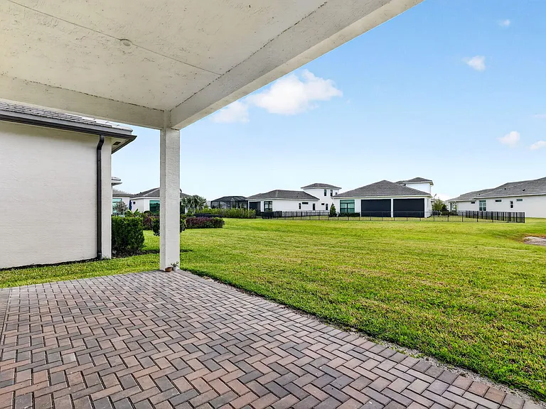 11344 SW Pietra Way — Photo 38