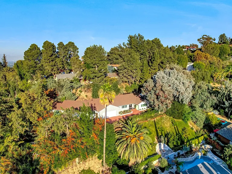 4732 Del Moreno Dr — Photo 74