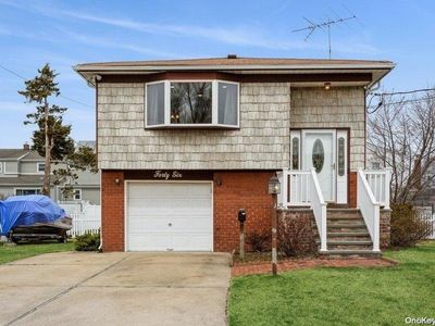 46 W Hampton Road, Lindenhurst, NY, 11757
