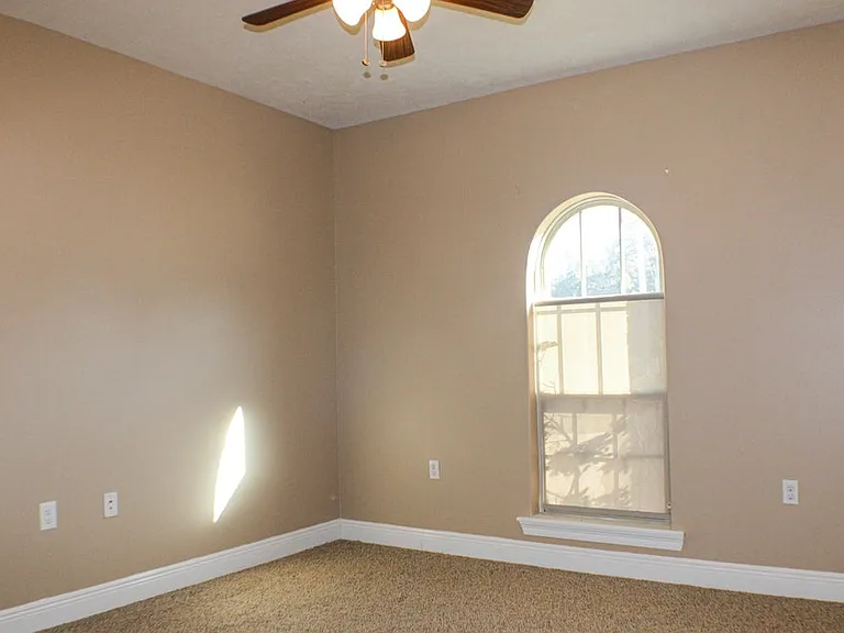 162 James Dr — Photo 19