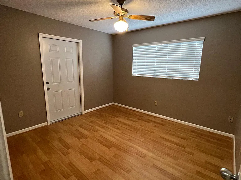 9249 SW 147th Ave — Photo 1