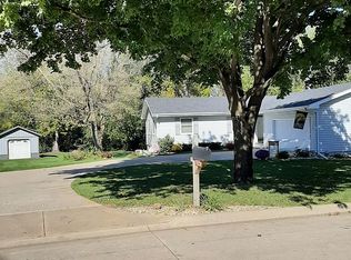 1925 Jerry Ave, Charles City, IA 50616