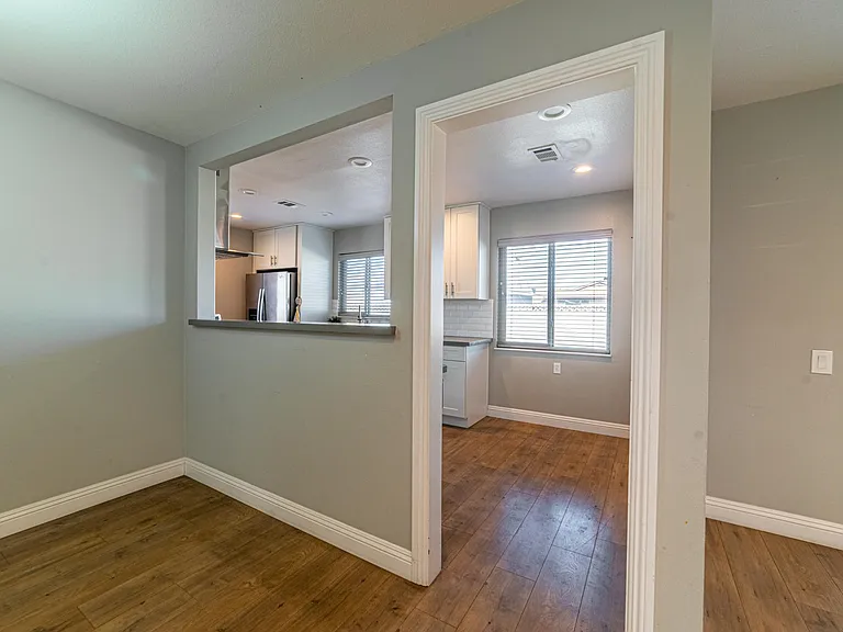 1408 N Buckingham St — Photo 6