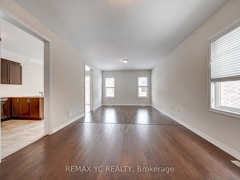 56 Walker Blvd — Photo 6