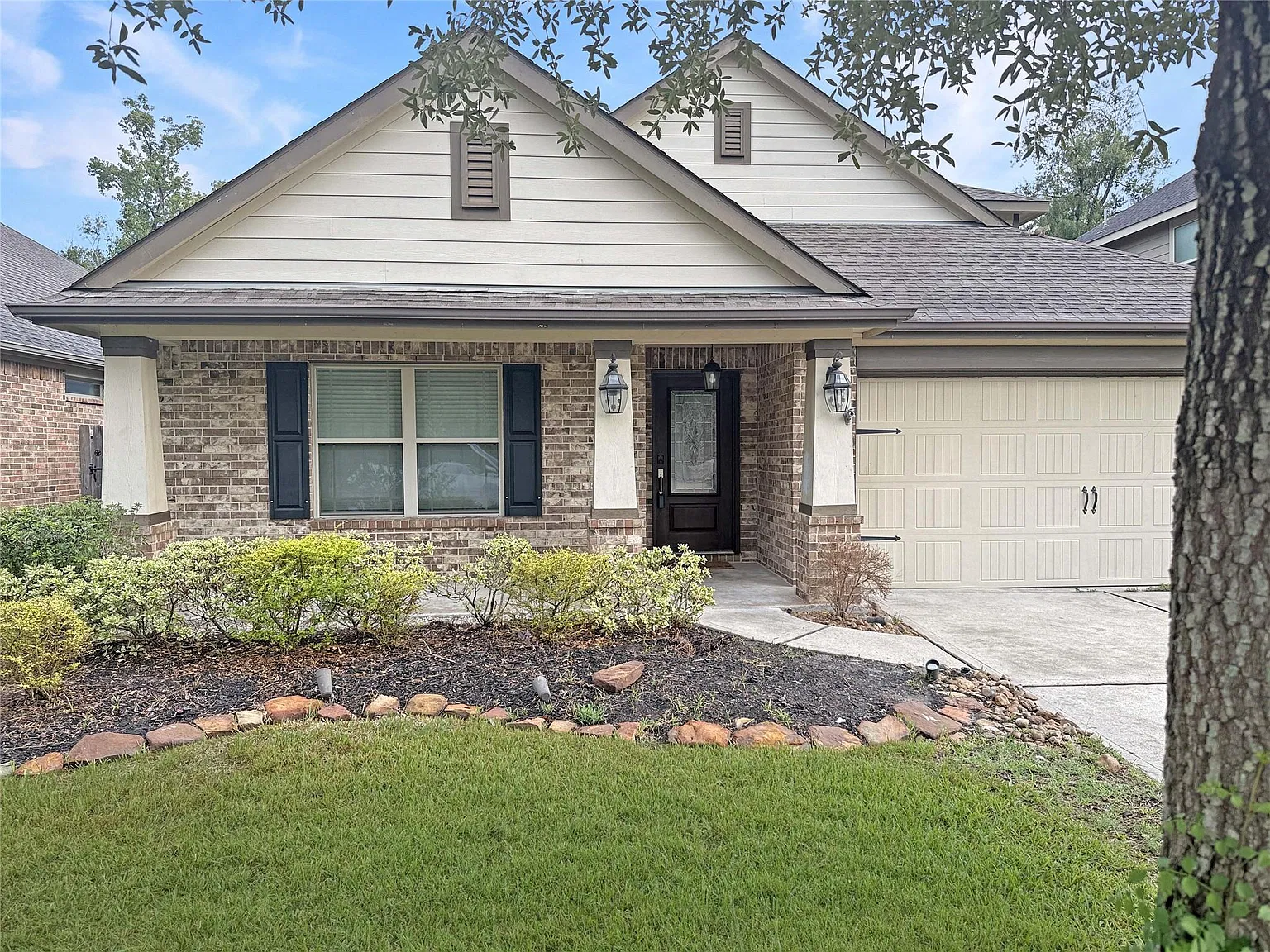 4 bed, 3.5 bath, 2503 sqft, $2,600 — Photo 3