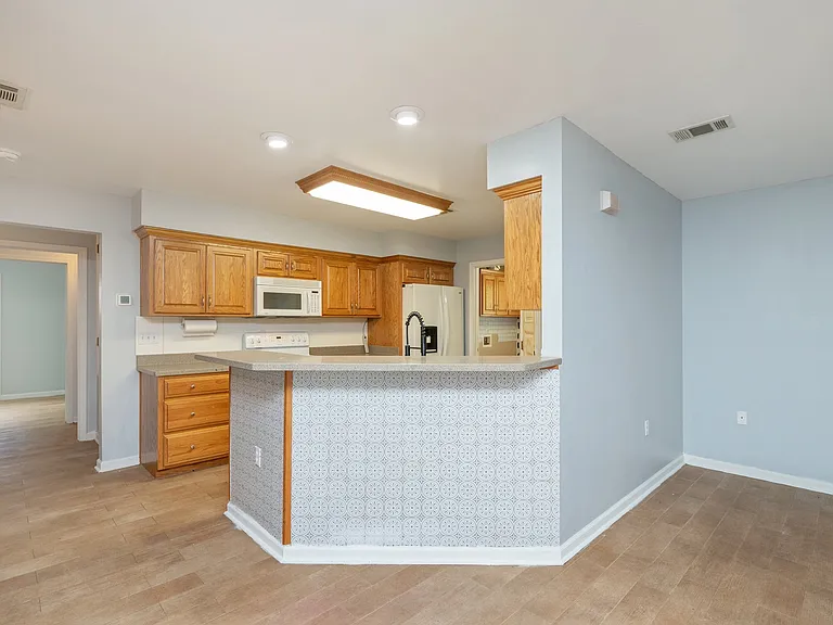 83 Edgewood Dr — Photo 22