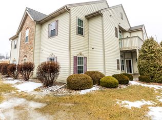 8665 S Roxbury Way #101, Oak Creek, WI 53154