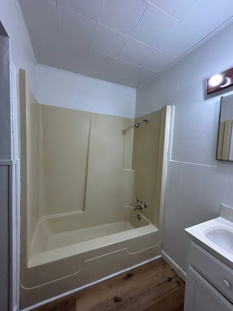 715 Oakland Ave — Photo 4