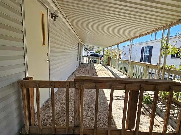 2408 Meadowlark St — Photo 20
