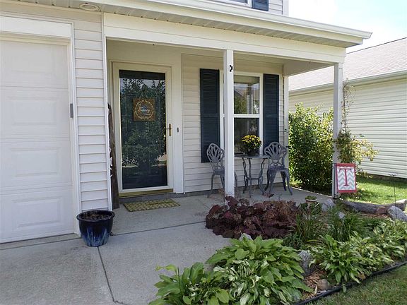 2nd image of 5683 N Bluegrass Cir