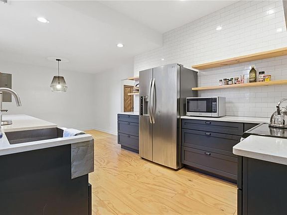 3rd image of 610 W Princess Anne Rd APT B4