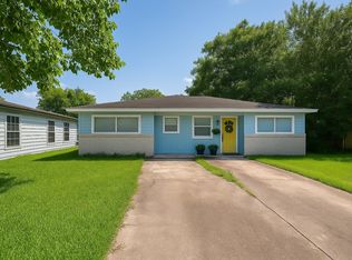 610 N Vionett Ln, Texas City, TX 77591