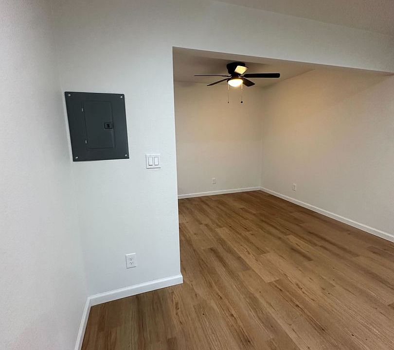 1st image of 4948 Gaston Ave #4948D