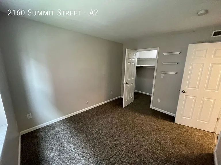 2160 Summit St #A2 — Photo 6