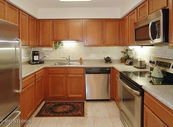 3rd image of 435 William St Unit 609