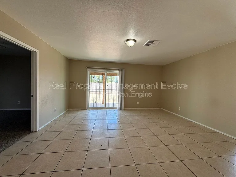 2950 E Mobile Ln — Photo 9