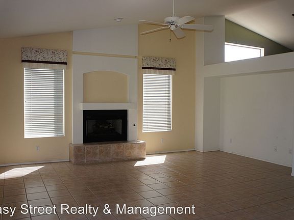 4th image of 5130 E Wallace Ave