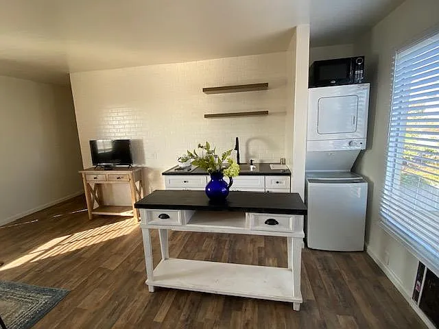 838 S Myers St #B — Photo 4