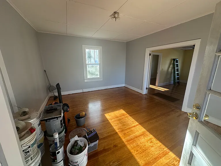 93 W Railroad St #B — Photo 5