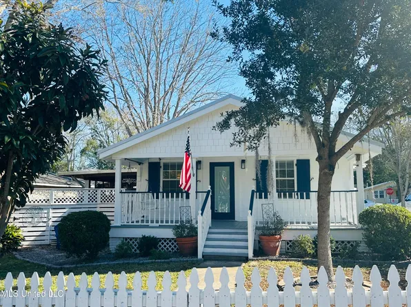 502 Russell Ave, Ocean Springs, MS 39564