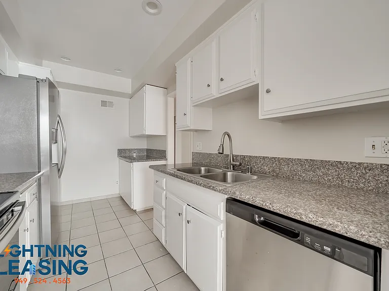 815 S Shenandoah St #302 — Photo 39