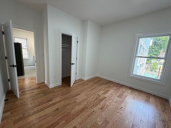 4th image of 181 Woodside Ave #3R